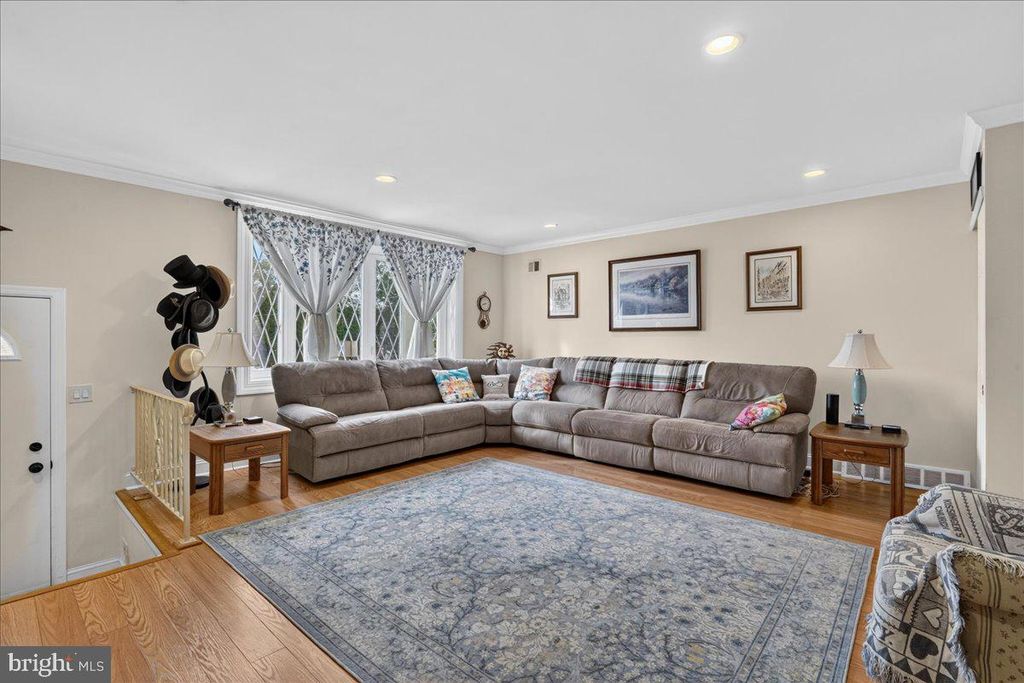 10222 WOBURN PL, PHILADELPHIA, PA 19114 — photo 4