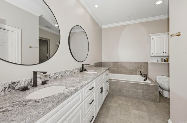 801 Pleasant Valley Dr Unit 19, Little Rock, AR 72227