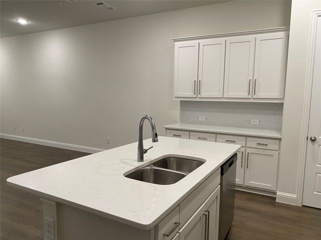 1919 Diyaa Court, Farmers Branch, TX 75234