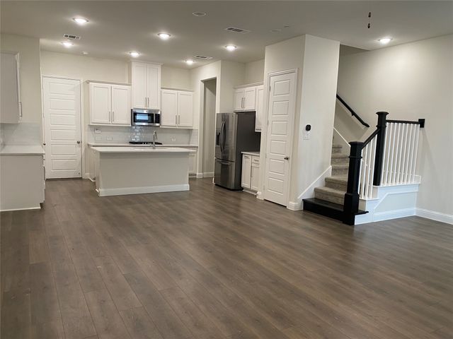 1919 Diyaa Court, Farmers Branch, TX 75234