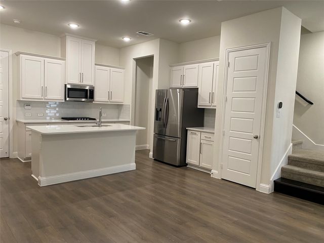 1919 Diyaa Court, Farmers Branch, TX 75234