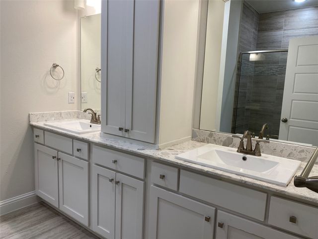 1919 Diyaa Court, Farmers Branch, TX 75234