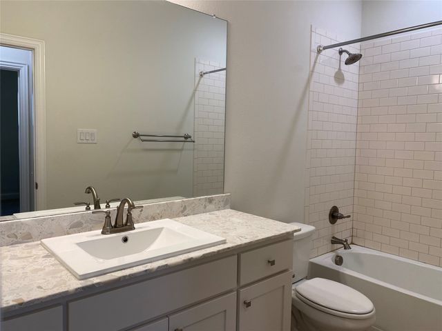 1919 Diyaa Court, Farmers Branch, TX 75234