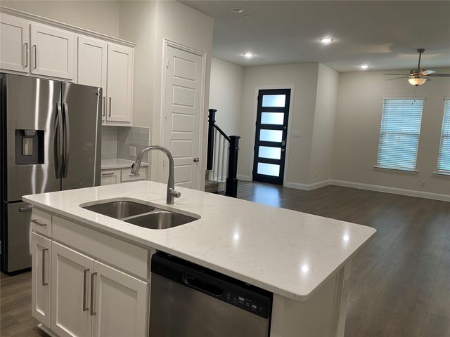 1919 Diyaa Court, Farmers Branch, TX 75234