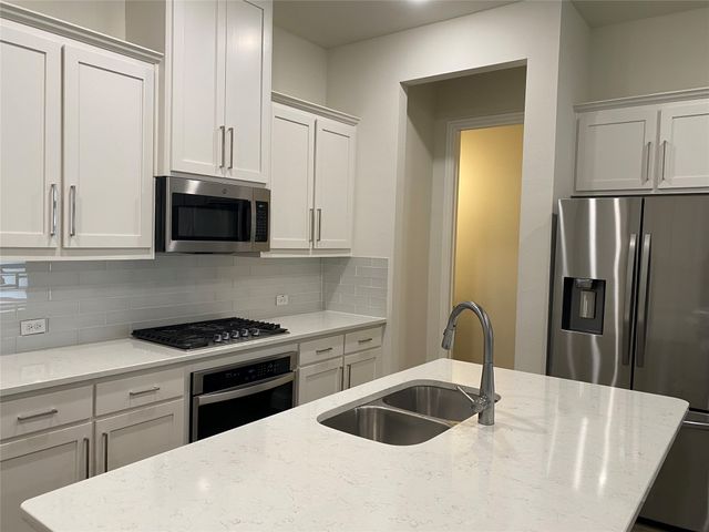 1919 Diyaa Court, Farmers Branch, TX 75234