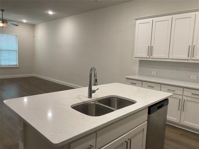 1919 Diyaa Court, Farmers Branch, TX 75234