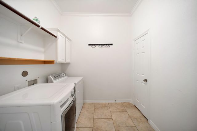 7003 Dunbarton Drive, Sugar Land, TX 77479