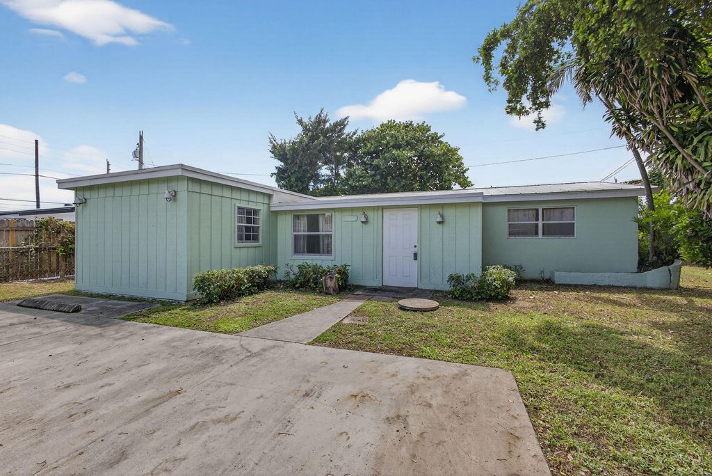 5028 Cheryl Lane, West Palm Beach, FL 33415