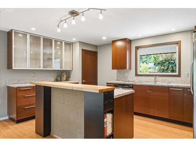 5008 EUREKA Way, Vancouver, WA 98661
