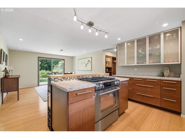 5008 EUREKA Way, Vancouver, WA 98661