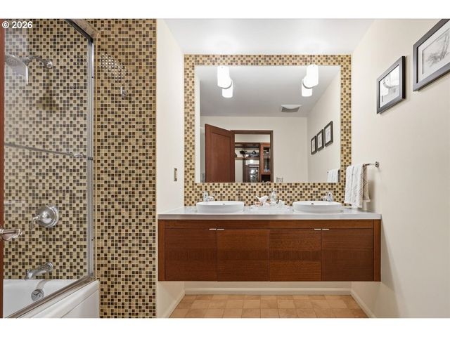 5008 EUREKA Way, Vancouver, WA 98661
