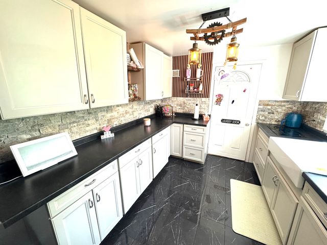 931 Rawson Bridge Road, Cary, IL 60013
