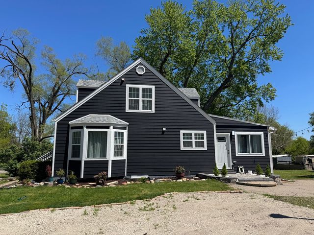 931 Rawson Bridge Road, Cary, IL 60013