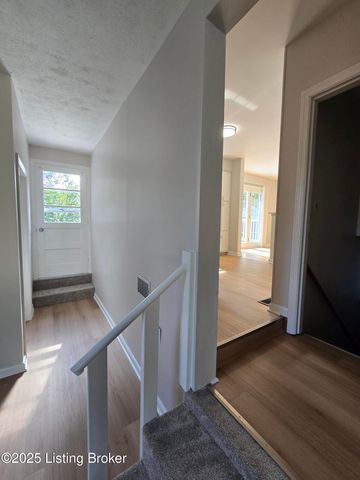 8902 Zabel Way, Louisville, KY 40291