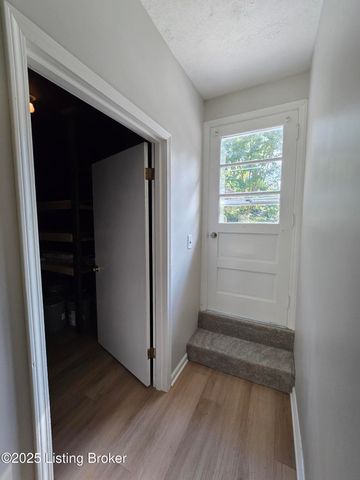 8902 Zabel Way, Louisville, KY 40291