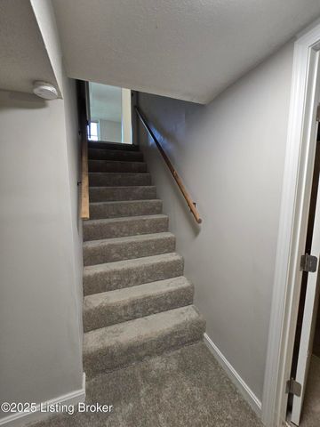 8902 Zabel Way, Louisville, KY 40291