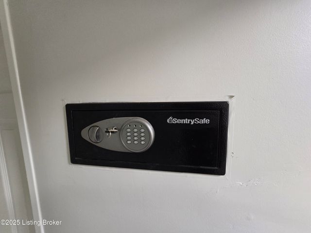 8902 Zabel Way, Louisville, KY 40291