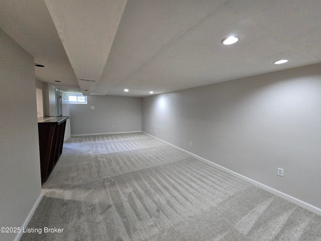 8902 Zabel Way, Louisville, KY 40291