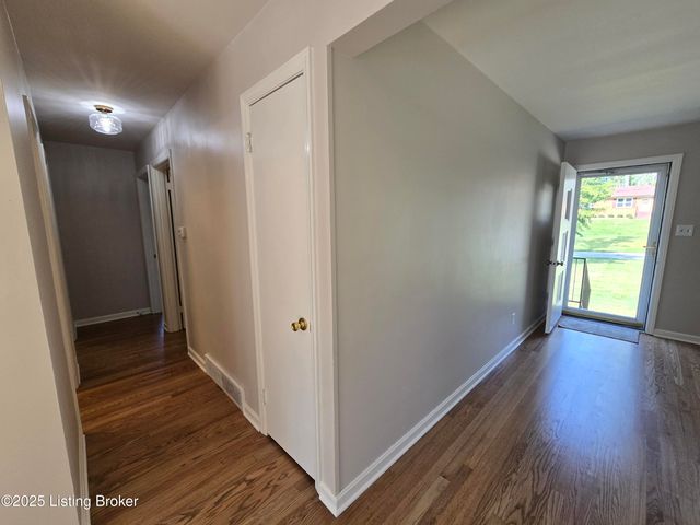 8902 Zabel Way, Louisville, KY 40291