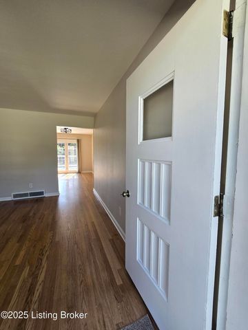 8902 Zabel Way, Louisville, KY 40291