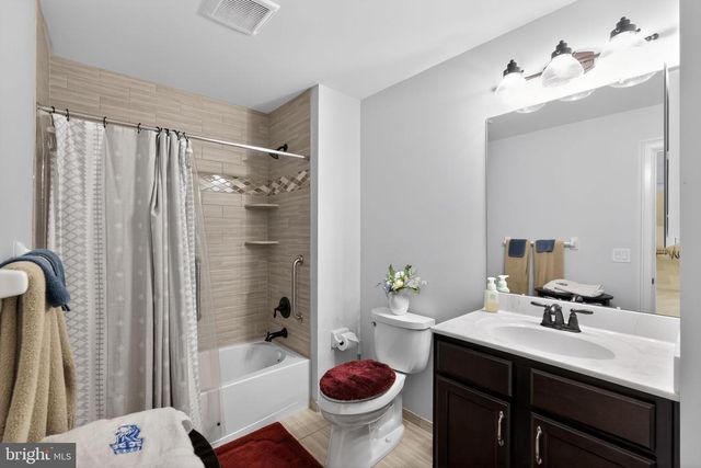 66 STEPPING STONE LN, Sewell, NJ 08080