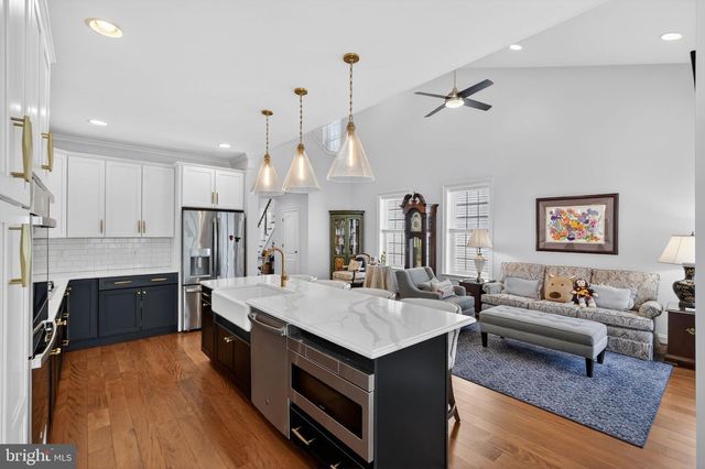 66 STEPPING STONE LN, Sewell, NJ 08080