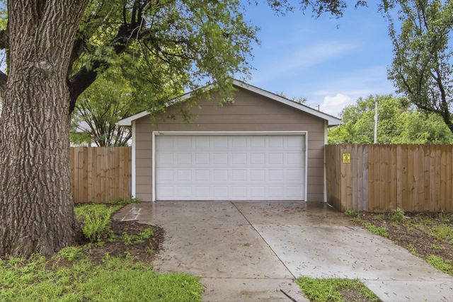 5331 W Robinson, Wichita, KS 67212