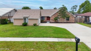 2805 Fairmont Drive, Panama City, FL 32405