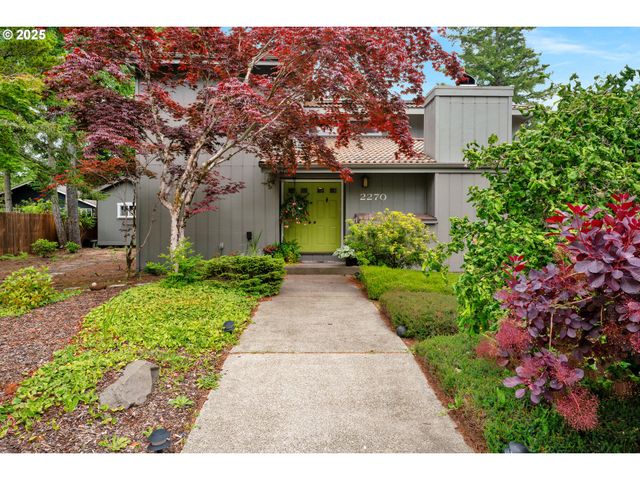 2270 UPAS Pl, Florence, OR 97439