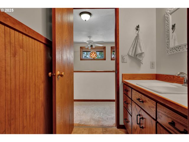 2270 UPAS Pl, Florence, OR 97439