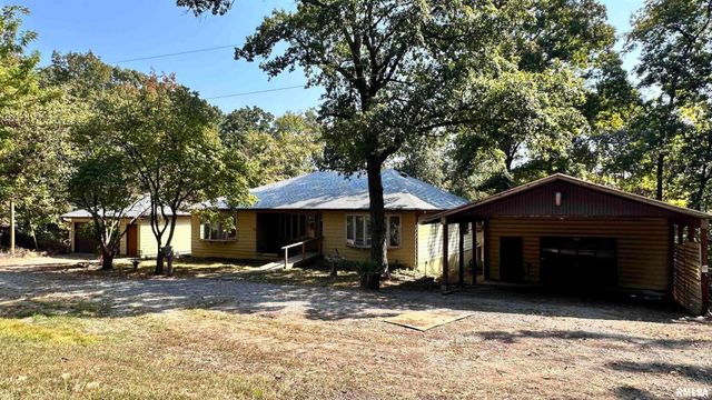 135 Tatia Drive, Goreville, IL 62896