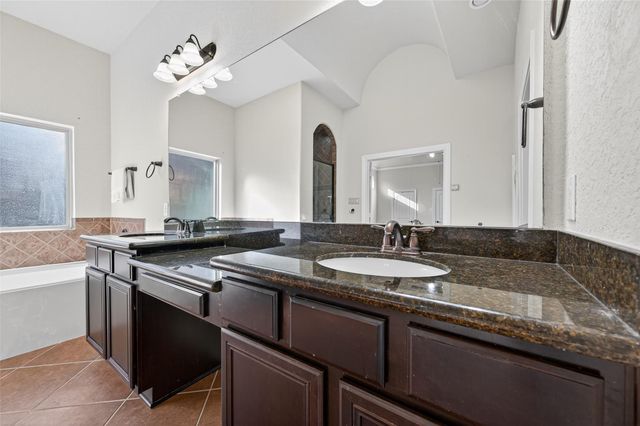 110 Carriage Court, Magnolia, TX 77354