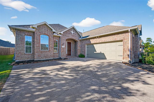 110 Carriage Court, Magnolia, TX 77354