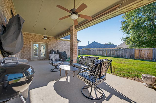 110 Carriage Court, Magnolia, TX 77354