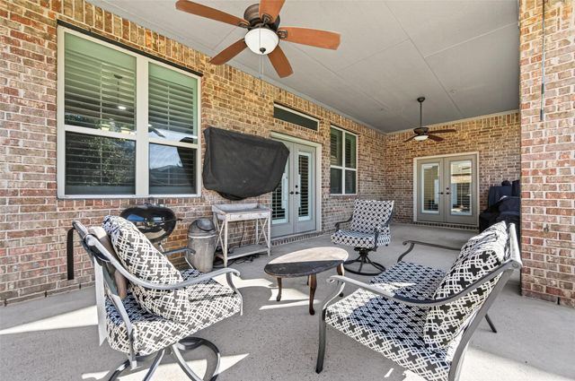 110 Carriage Court, Magnolia, TX 77354