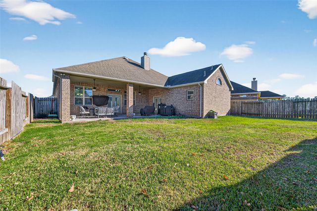 110 Carriage Court, Magnolia, TX 77354