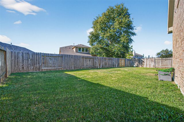 110 Carriage Court, Magnolia, TX 77354