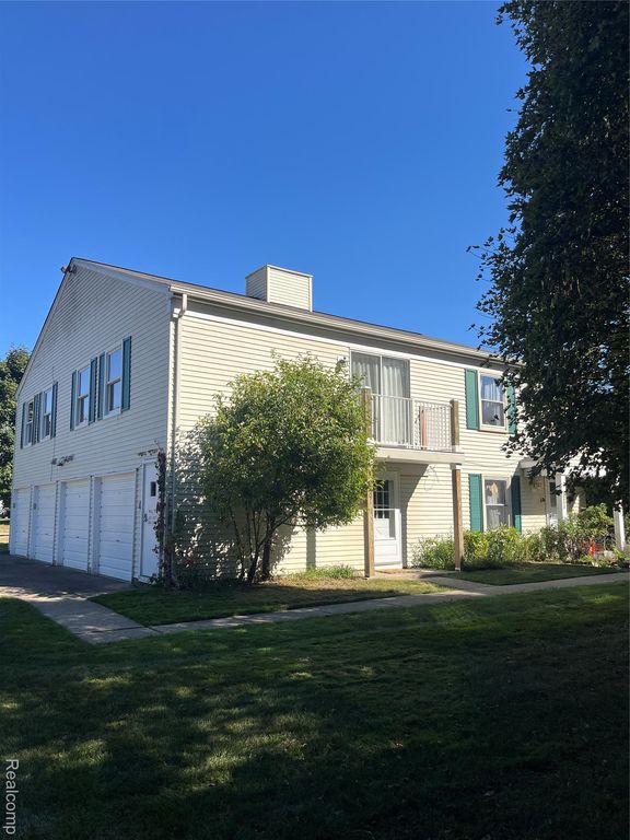 3201 Heatherstone Court, Orion Charter Township, MI 48360