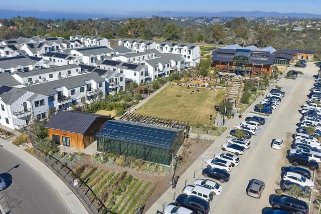 1601 San Remo Place 101, Encinitas, CA 92024