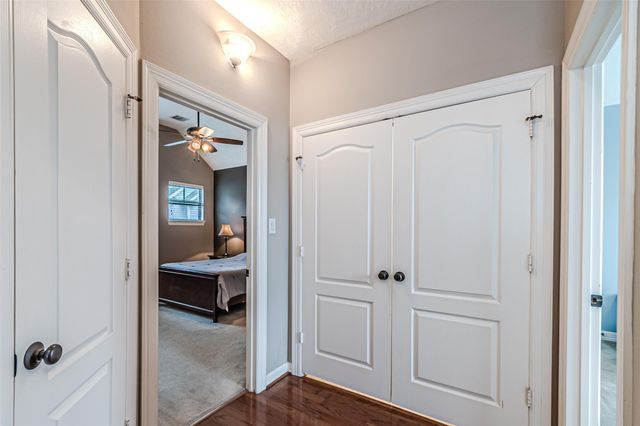 1828 Woodbend Village Court, Houston, TX 77055