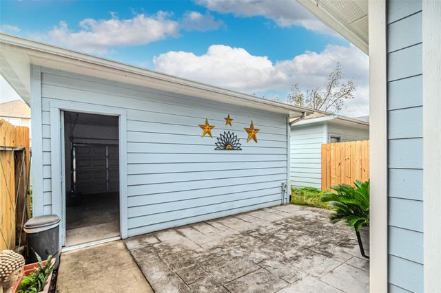 1828 Woodbend Village Court, Houston, TX 77055