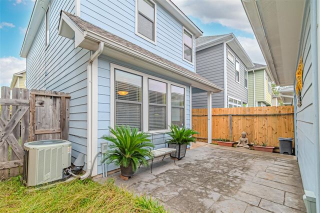 1828 Woodbend Village Court, Houston, TX 77055