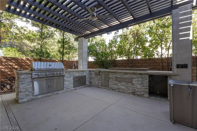 86 Pristine Glen Street, Las Vegas, NV 89135
