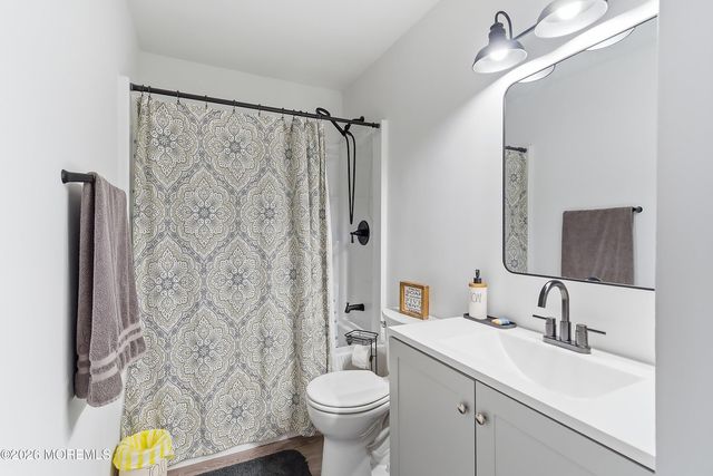 17 Windward Drive, Barnegat, NJ 08005