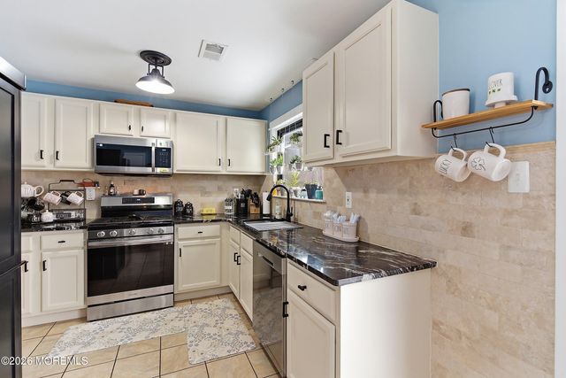 17 Windward Drive, Barnegat, NJ 08005