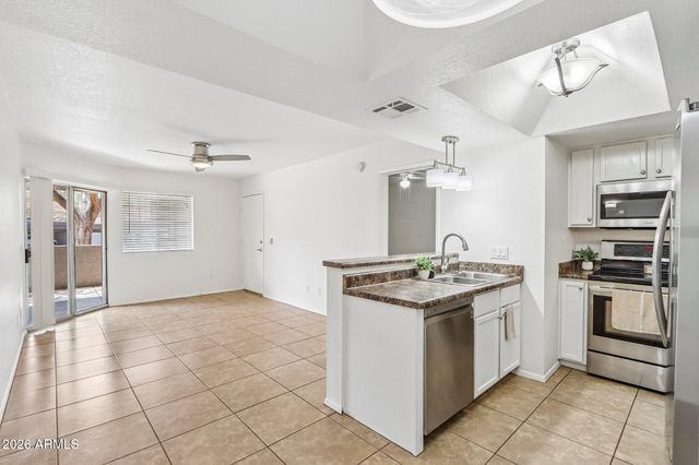 1720 E THUNDERBIRD Road 1086, Phoenix, AZ 85022