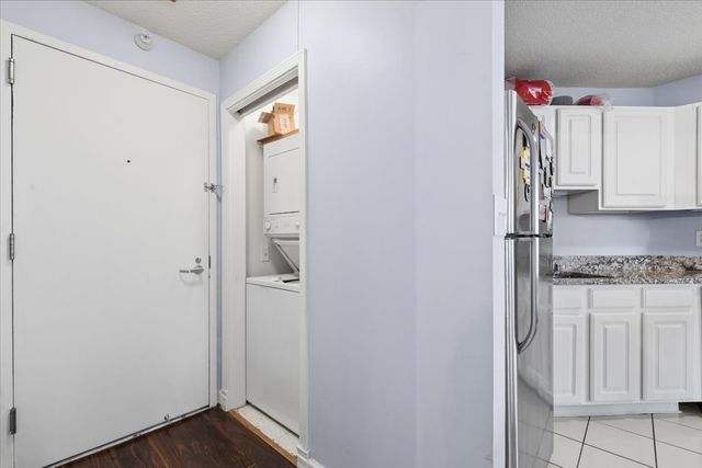 545 N DEARBORN Street 1210, Chicago, IL 60610