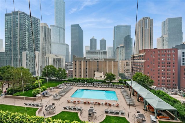 545 N DEARBORN Street 1210, Chicago, IL 60610
