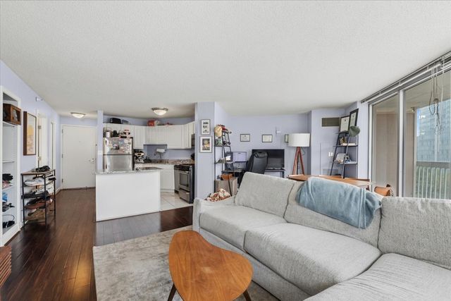 545 N DEARBORN Street 1210, Chicago, IL 60610