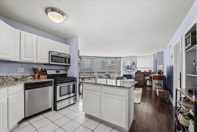 545 N DEARBORN Street 1210, Chicago, IL 60610